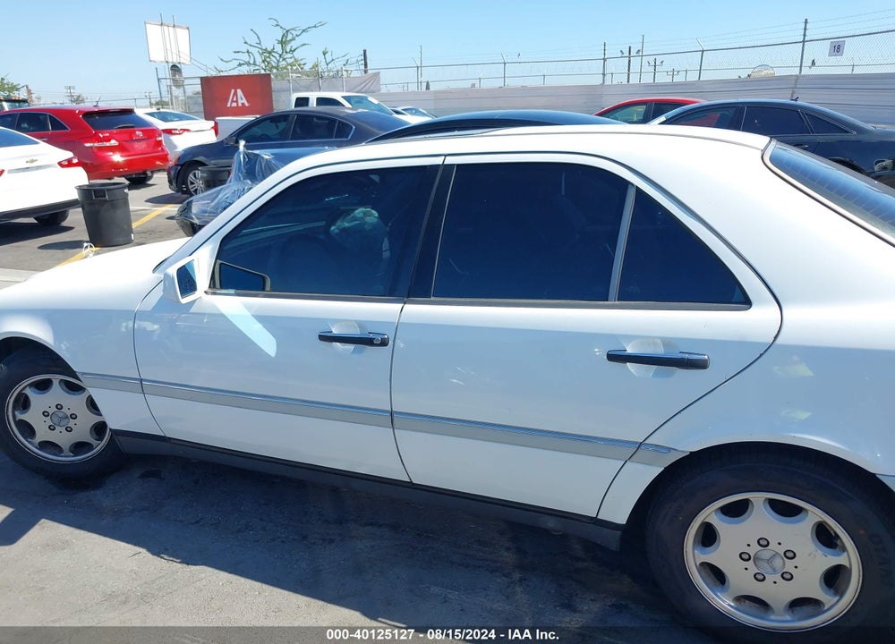 1996 MERCEDES-BENZ C 220 VIN: WDBHA22E8TF462066