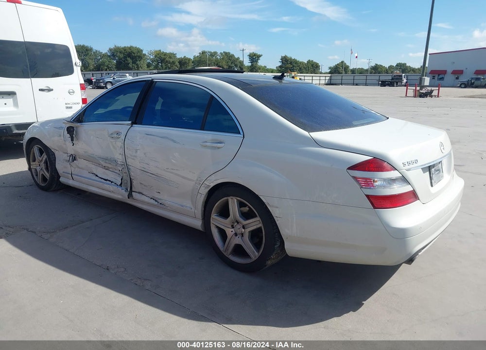 2009 MERCEDES-BENZ S 550 VIN: WDDNG71X29A243800