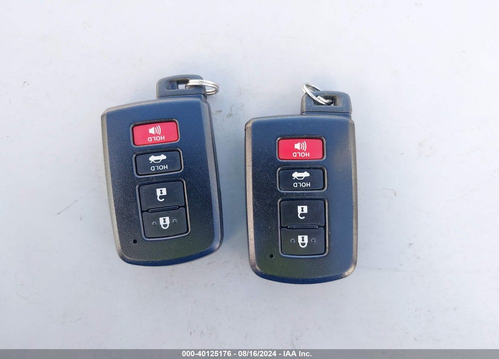 2017 TOYOTA COROLLA LE VIN: 5YFBURHE2HP606757