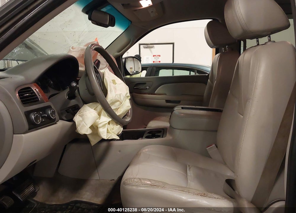 2008 CHEVROLET SUBURBAN 1500 LT VIN: 3GNFK16398G110152