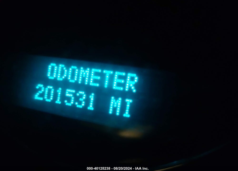 2008 CHEVROLET SUBURBAN 1500 LT VIN: 3GNFK16398G110152