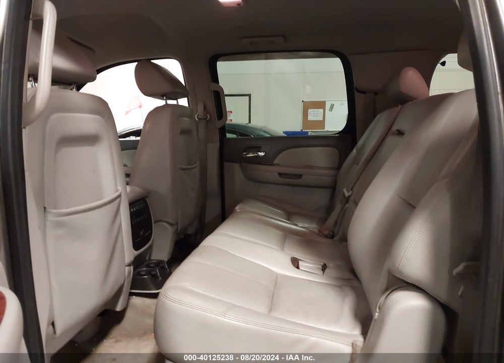 2008 CHEVROLET SUBURBAN 1500 LT VIN: 3GNFK16398G110152