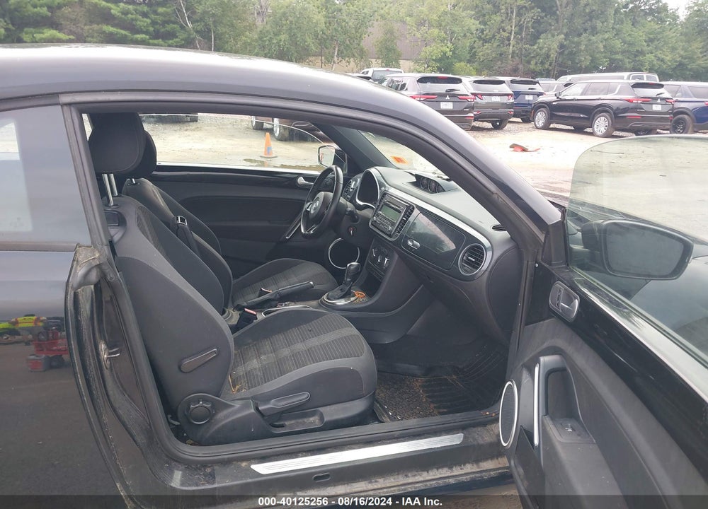 2013 VOLKSWAGEN BEETLE 2.0T TURBO VIN: 3VWVA7AT1DM620893