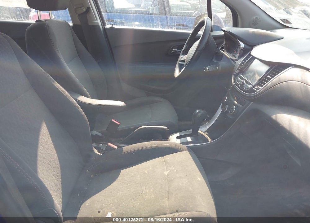 2017 CHEVROLET TRAX LS VIN: 3GNCJNSB3HL199332