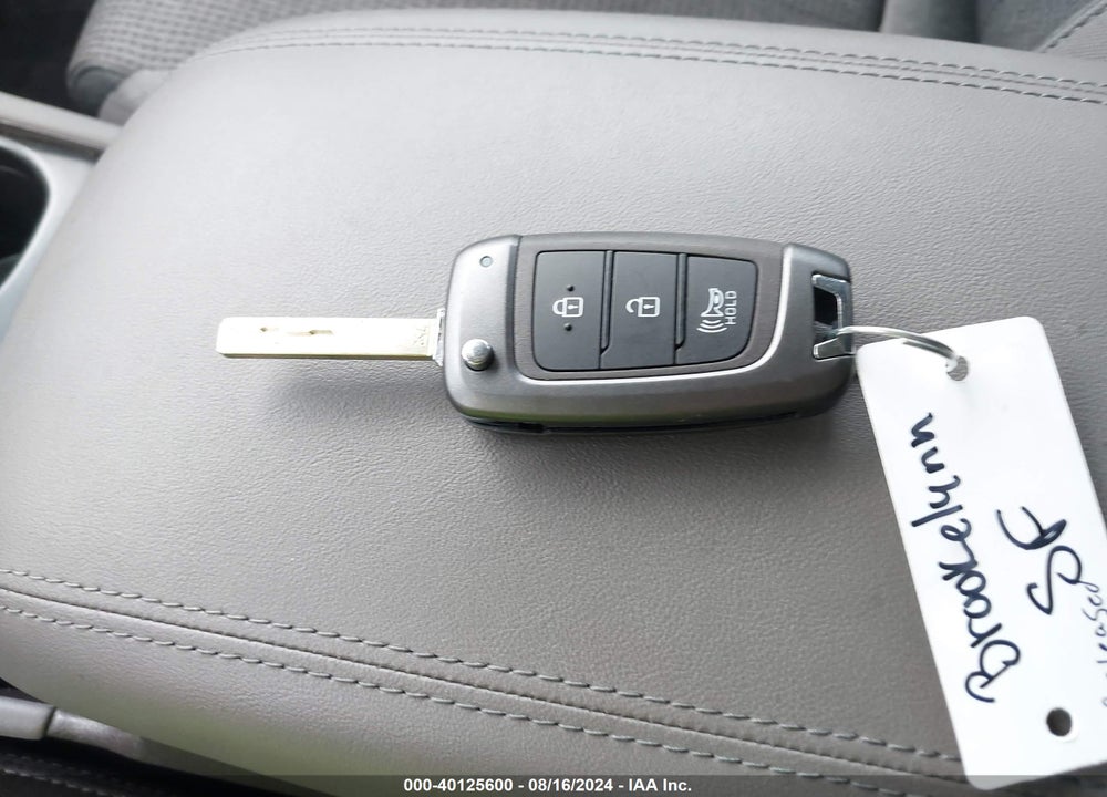 2020 HYUNDAI SANTA FE SE VIN: 5NMS23AD0LH150605