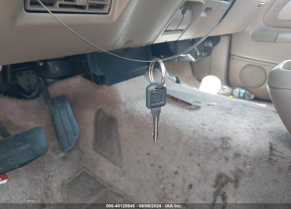 1997 CHEVROLET TAHOE LS VIN: 1GNEK13R0VJ350057