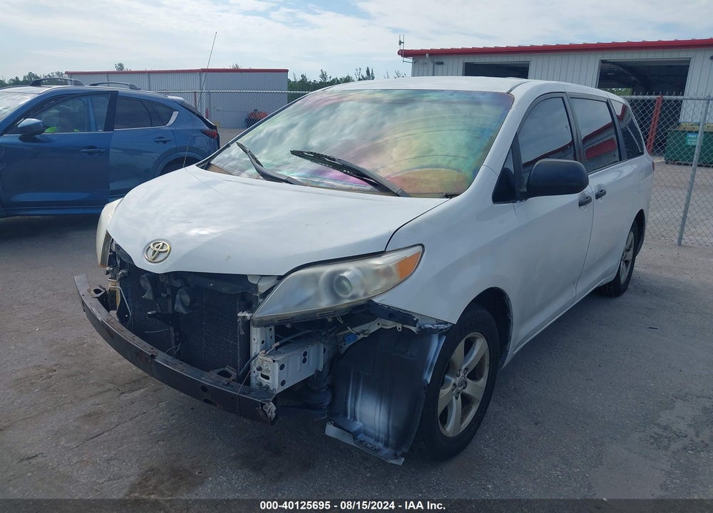 2011 TOYOTA SIENNA BASE V6 VIN: 5TDZK3DC6BS091332