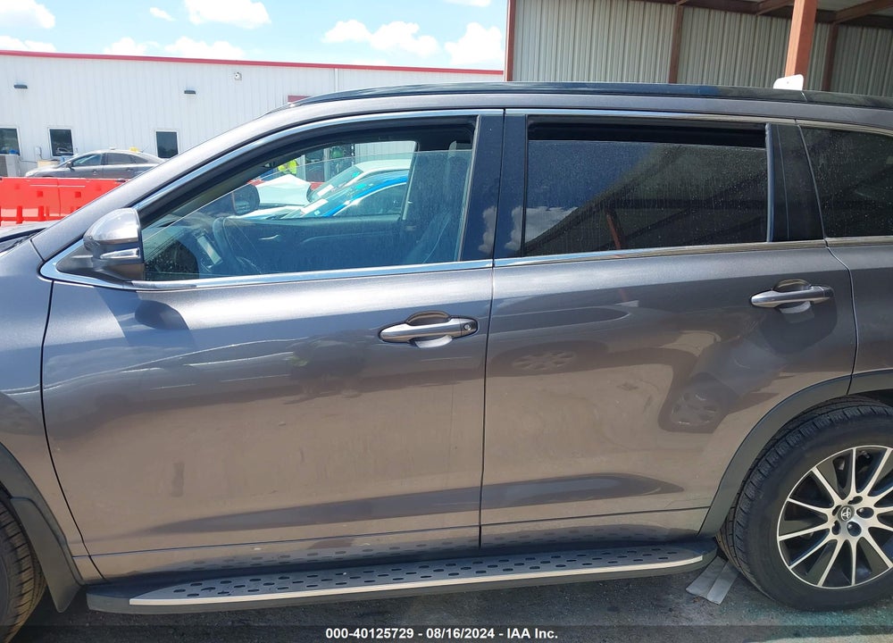 2017 TOYOTA HIGHLANDER SE VIN: 5TDKZRFH9HS509545