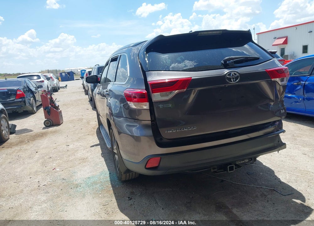 2017 TOYOTA HIGHLANDER SE VIN: 5TDKZRFH9HS509545