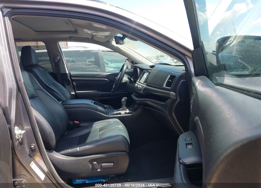 2017 TOYOTA HIGHLANDER SE VIN: 5TDKZRFH9HS509545