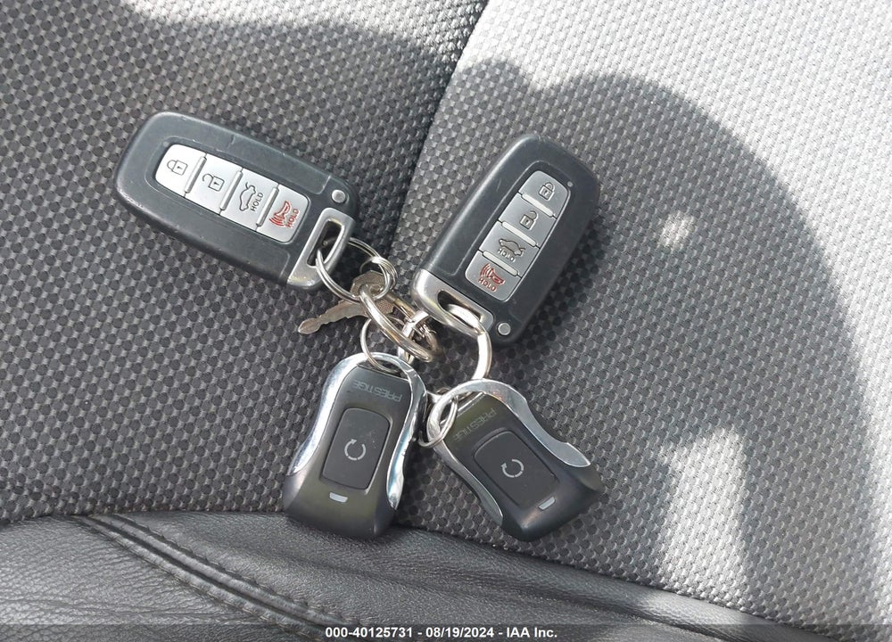 2014 HYUNDAI SONATA SE VIN: 5NPEC4AC8EH892442