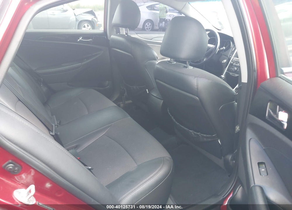 2014 HYUNDAI SONATA SE VIN: 5NPEC4AC8EH892442