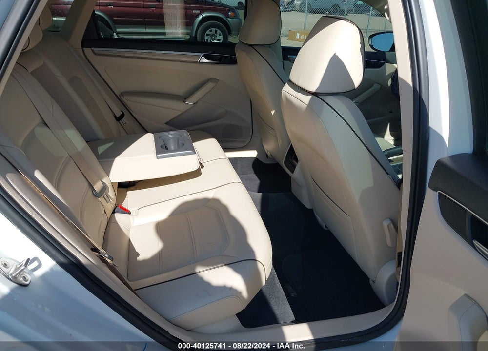 2018 VOLKSWAGEN PASSAT 2.0T SE VIN: 1VWBA7A30JC036579