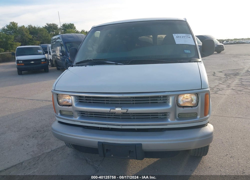 2001 CHEVROLET EXPRESS VIN: 1GAHG39G711175768