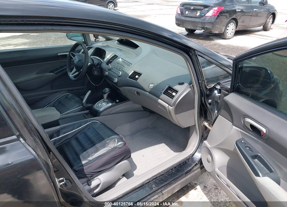 2010 HONDA CIVIC LX VIN: 19XFA1F5XAE086555