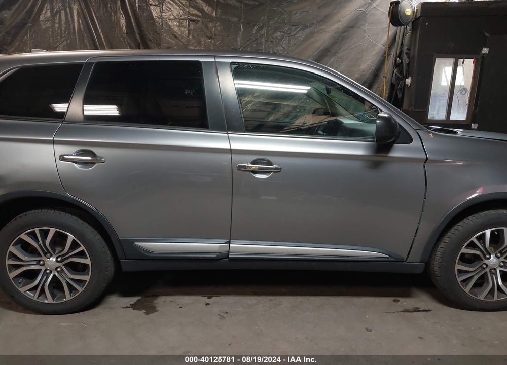 2017 MITSUBISHI OUTLANDER ES VIN: JA4AZ2A32HZ049037