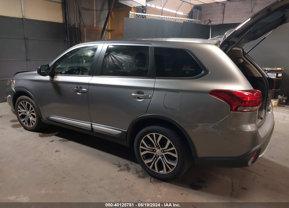 2017 MITSUBISHI OUTLANDER ES VIN: JA4AZ2A32HZ049037