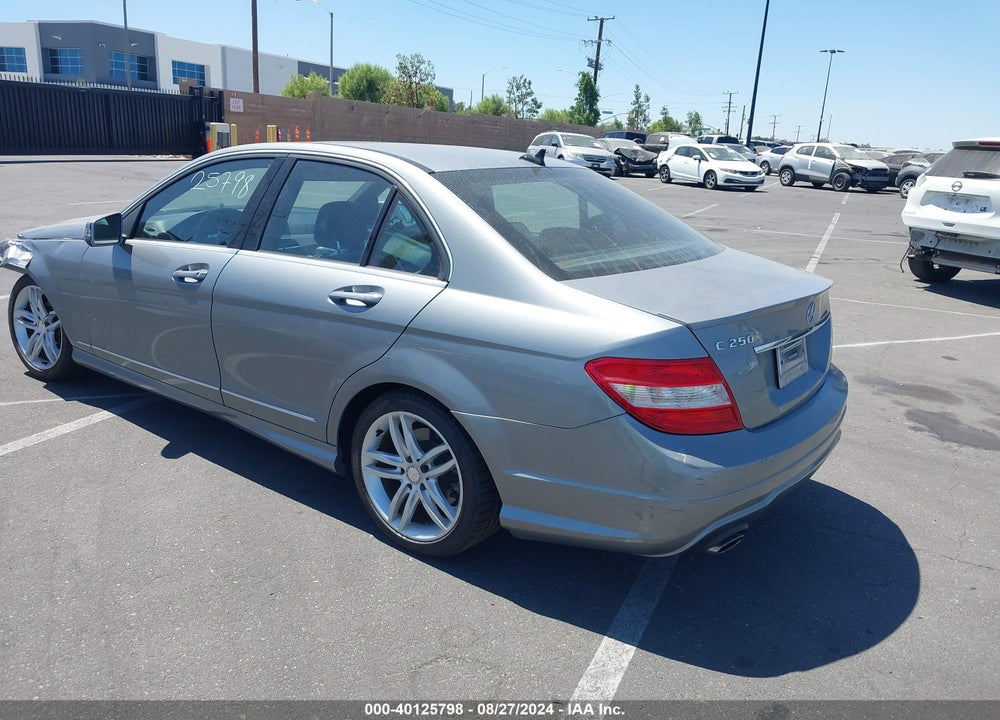 2013 MERCEDES-BENZ C 250 LUXURY/SPORT VIN: WDDGF4HB5DR270620