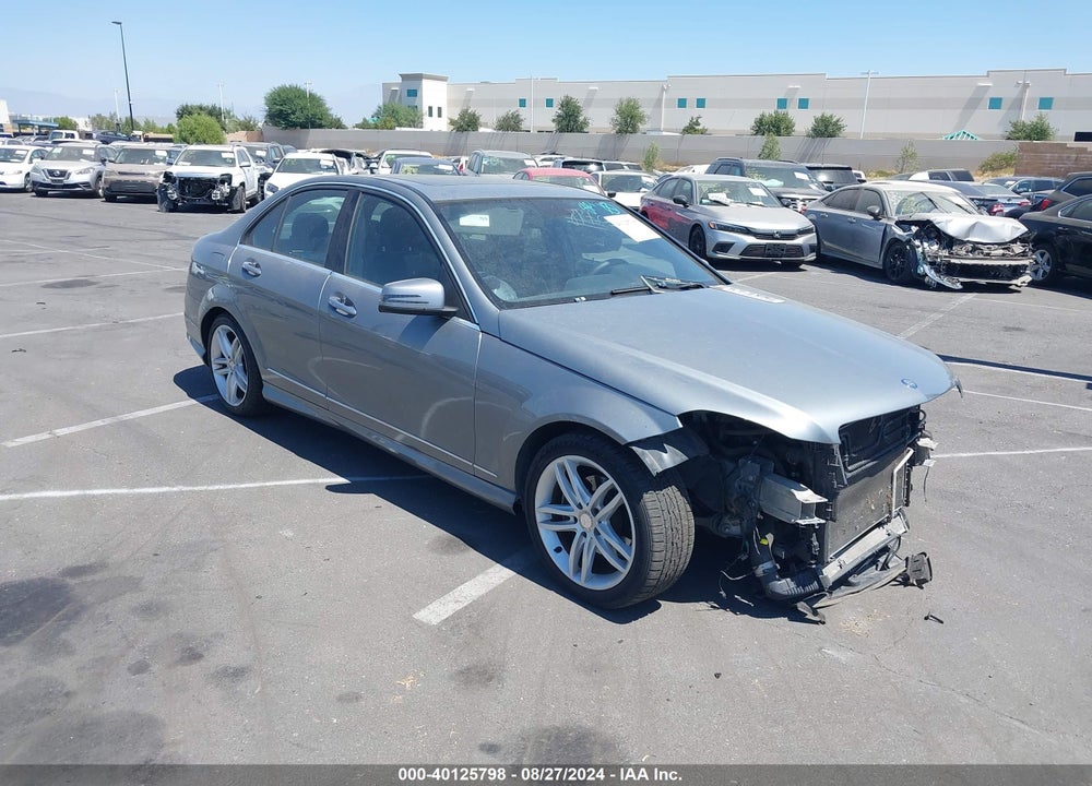 2013 MERCEDES-BENZ C 250 LUXURY/SPORT VIN: WDDGF4HB5DR270620
