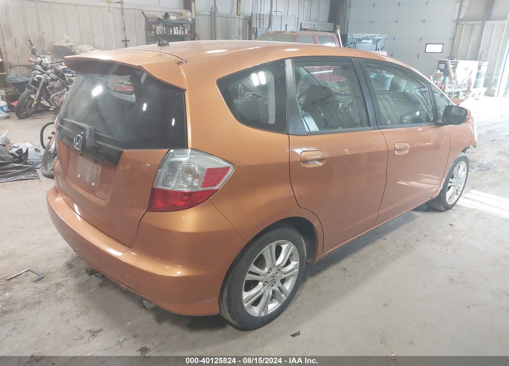 2010 HONDA FIT SPORT VIN: JHMGE8G44AC009967