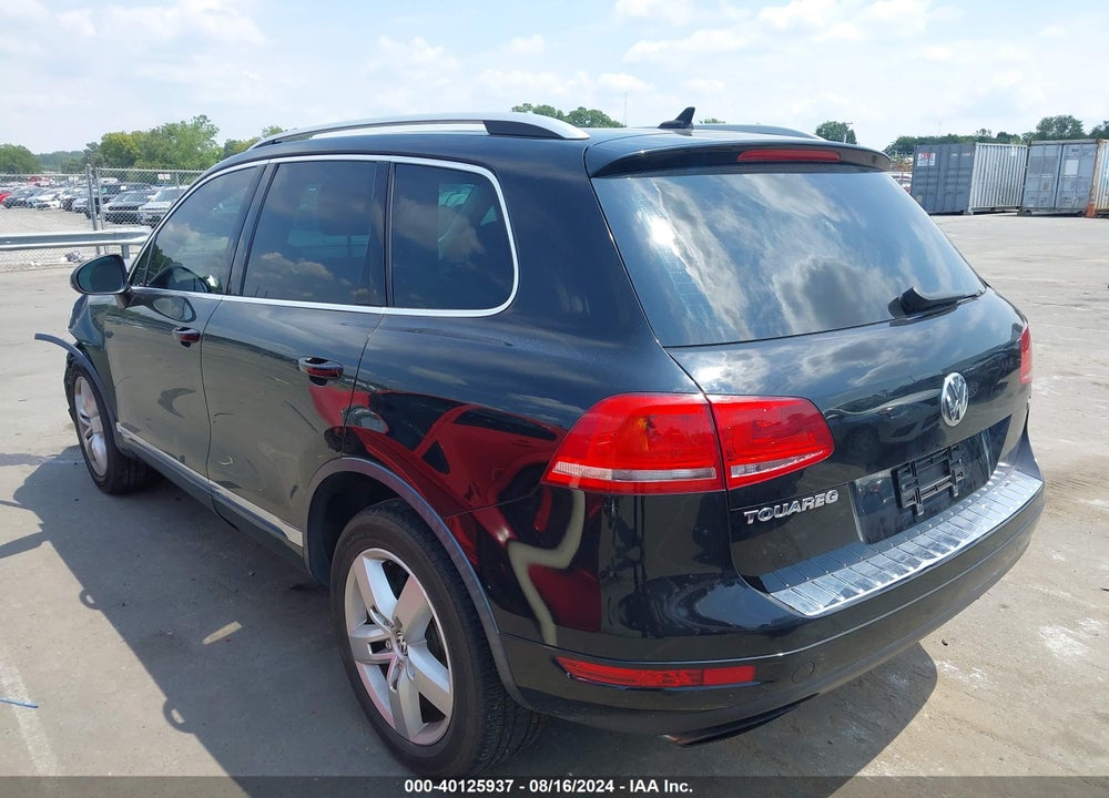 2013 VOLKSWAGEN TOUAREG VR6 LUX VIN: WVGEF9BP6DD001585