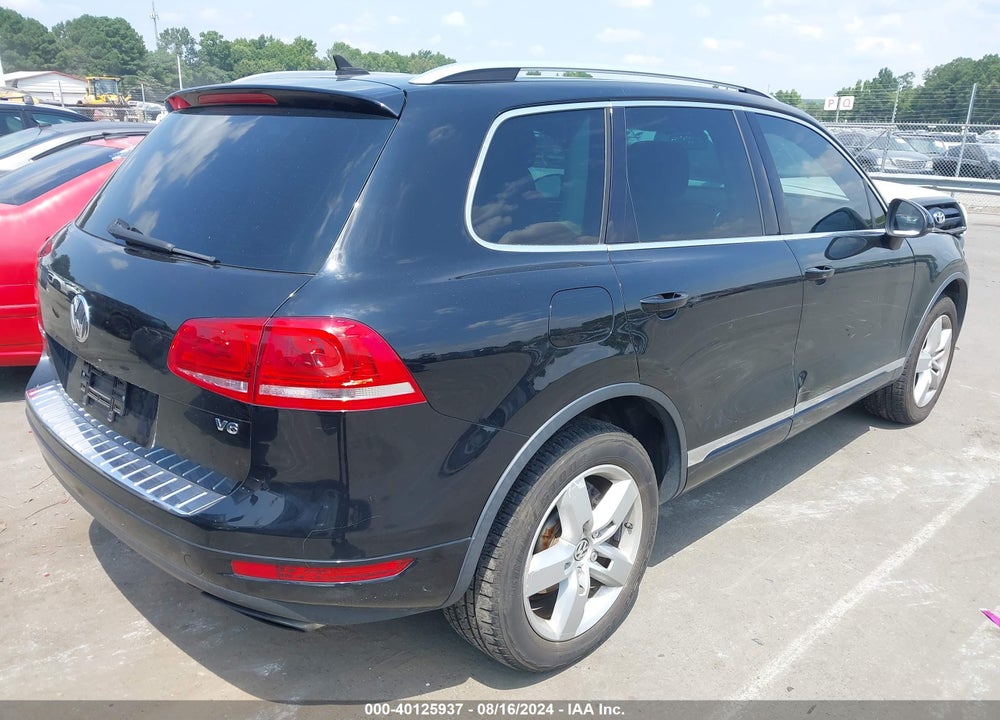 2013 VOLKSWAGEN TOUAREG VR6 LUX VIN: WVGEF9BP6DD001585
