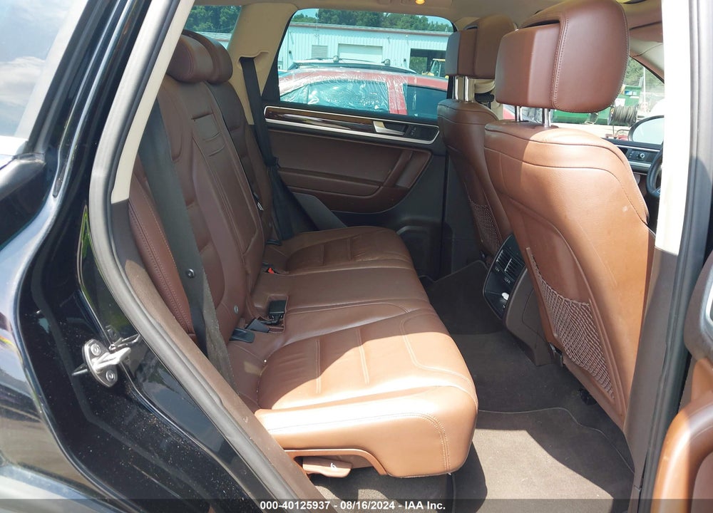 2013 VOLKSWAGEN TOUAREG VR6 LUX VIN: WVGEF9BP6DD001585