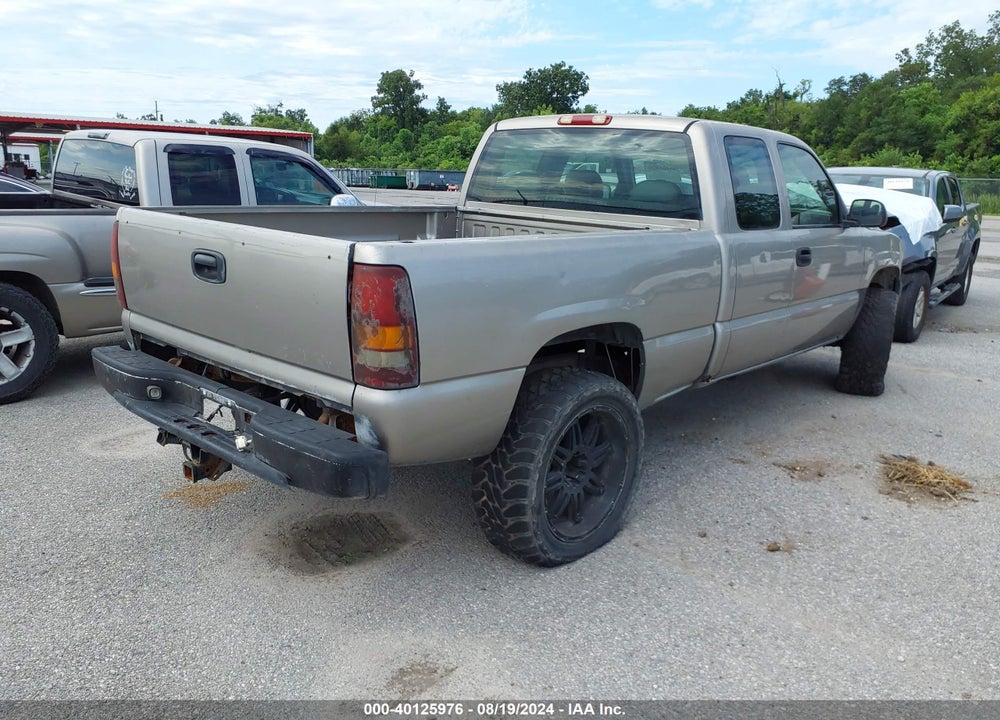 2000 CHEVROLET SILVERADO 1500 LS VIN: 1GCEC19W9YZ294404