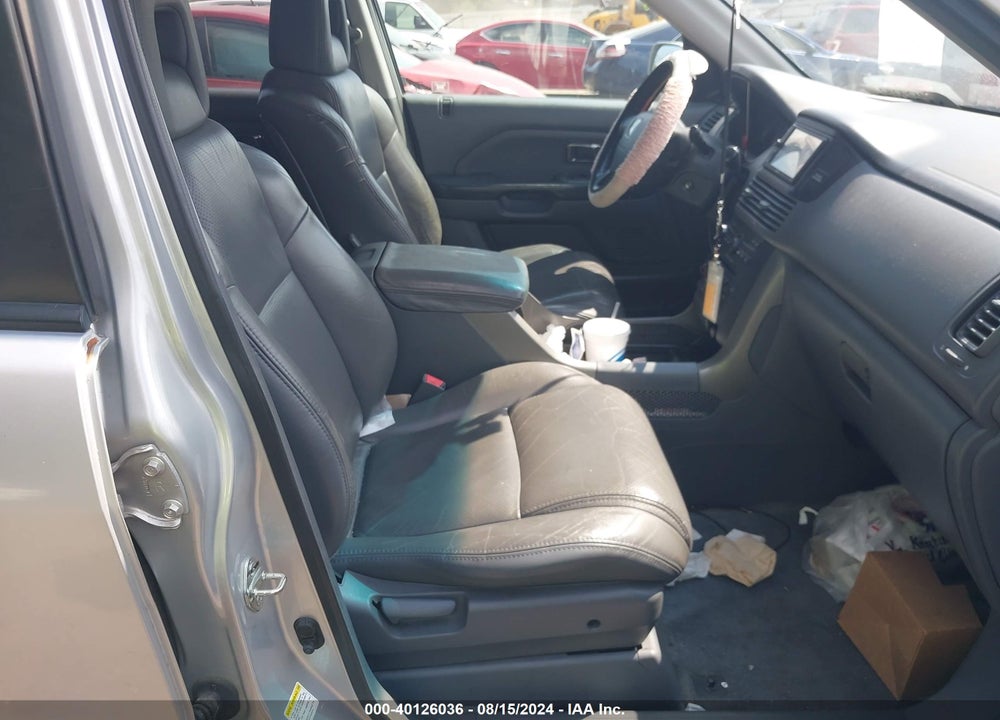 2005 HONDA PILOT EX-L VIN: 5FNYF185X5B018845