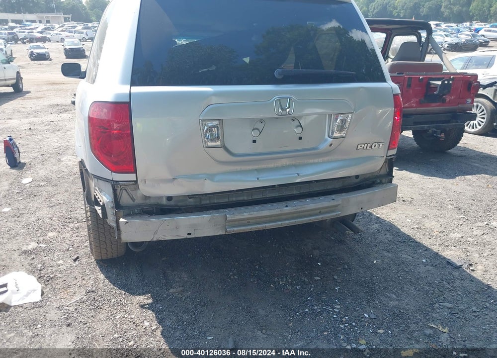 2005 HONDA PILOT EX-L VIN: 5FNYF185X5B018845
