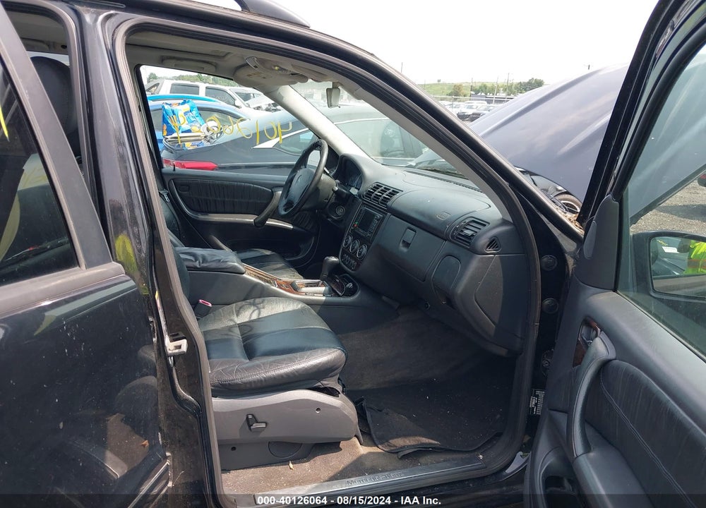 2005 MERCEDES-BENZ ML 350 4MATIC VIN: 4JGAB57E65A528880