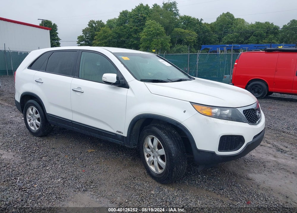 2011 KIA SORENTO LX VIN: 5XYKTCA12BG011782
