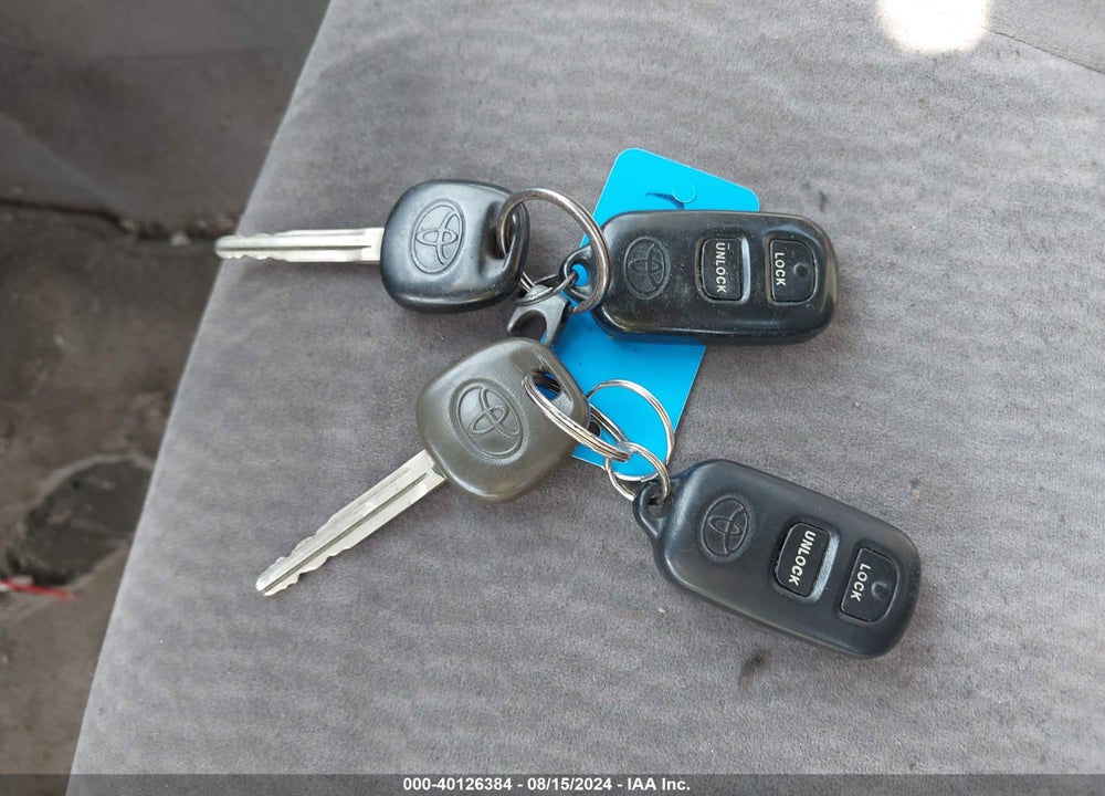 2007 TOYOTA COROLLA LE VIN: 1NXBR32E97Z869817