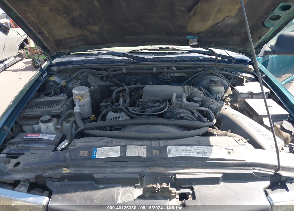 1998 CHEVROLET BLAZER LS VIN: 1GNDT13W2W2164949