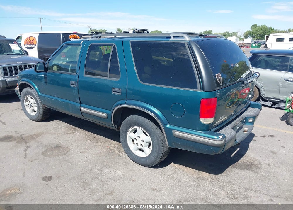 1998 CHEVROLET BLAZER LS VIN: 1GNDT13W2W2164949