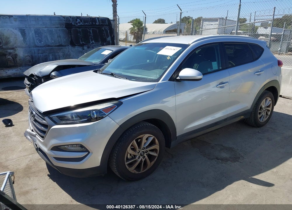 2016 HYUNDAI TUCSON SE VIN: KM8J33A47GU137014
