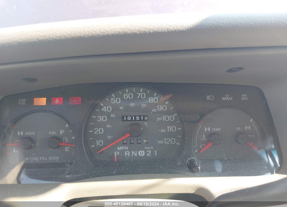 2001 MERCURY GRAND MARQUIS VIN: 2MEFM75W81X658056