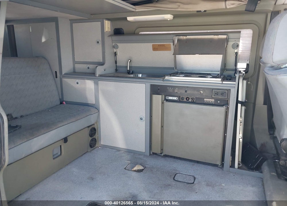 1995 VOLKSWAGEN EUROVAN CAMPER/TRANSPORTER VIN: WV2EE0700SH002317