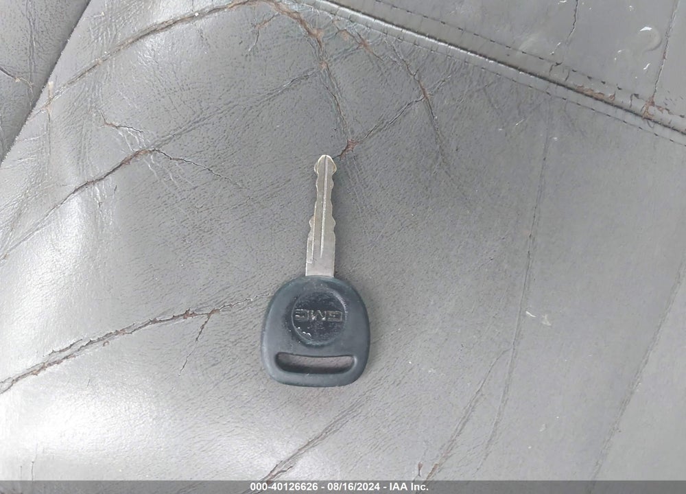 2000 GMC YUKON XL 1500 SLT VIN: 3GKFK16T2YG137982