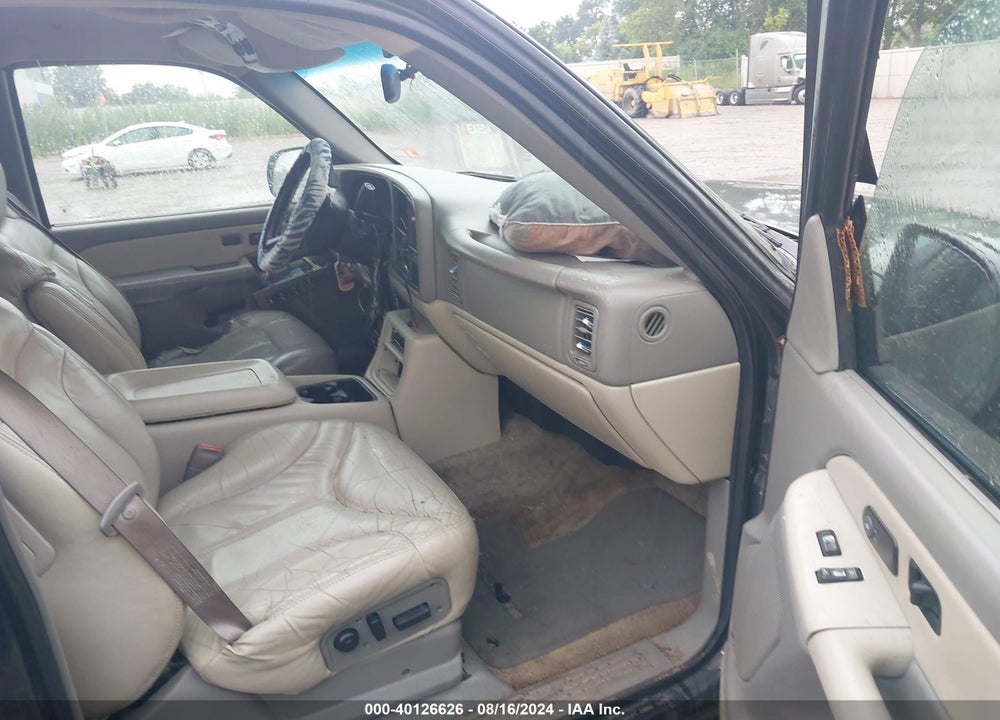 2000 GMC YUKON XL 1500 SLT VIN: 3GKFK16T2YG137982