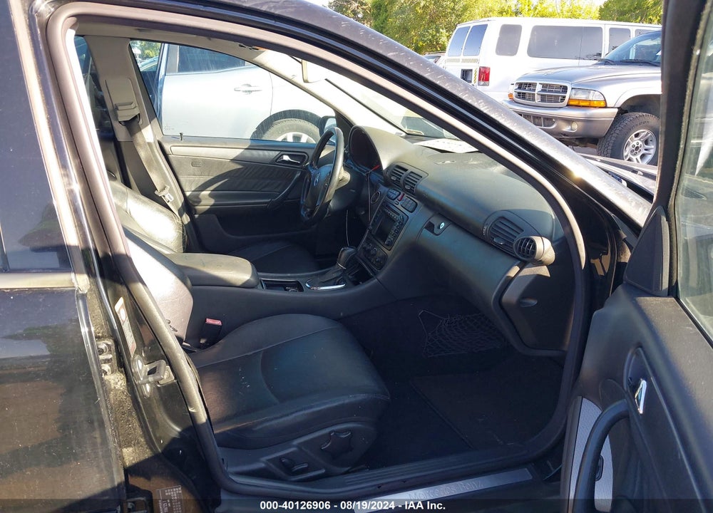 2002 MERCEDES-BENZ C 240 VIN: WDBRF61J52F135831