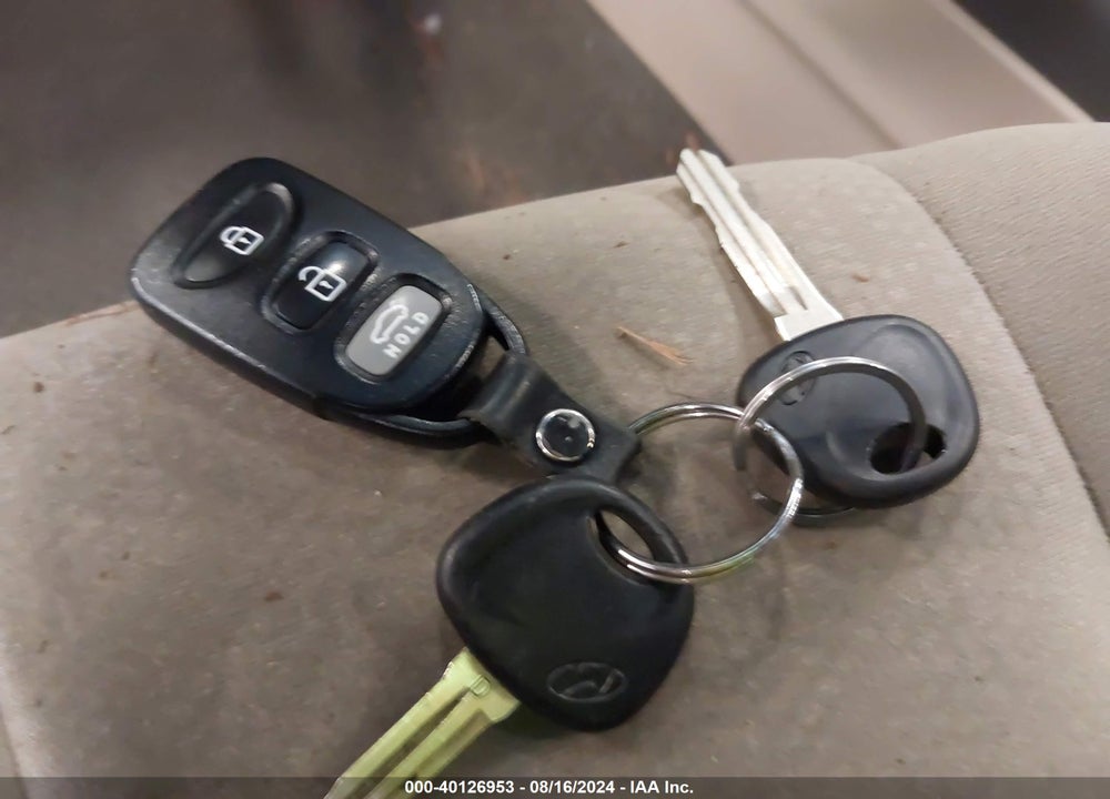 2010 HYUNDAI ELANTRA GLS VIN: KMHDU4AD8AU871006