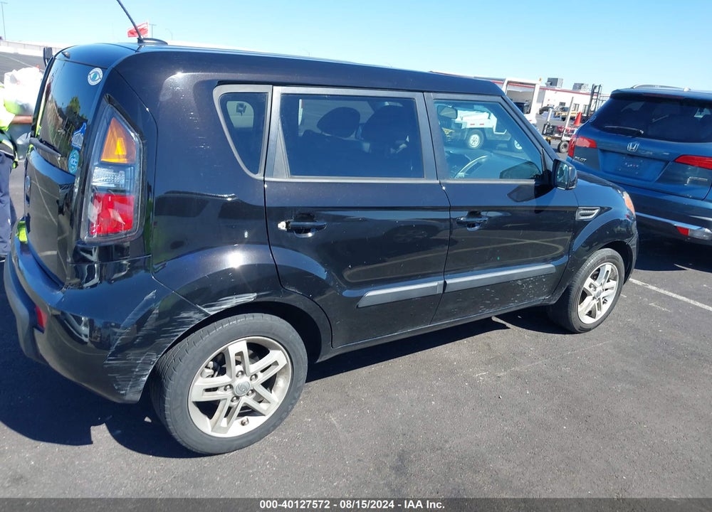 2011 KIA SOUL VIN: KNDJT2A23B7709863