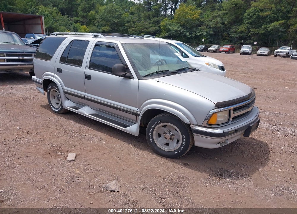 1996 CHEVROLET BLAZER VIN: 1GNCS13WXT2104119
