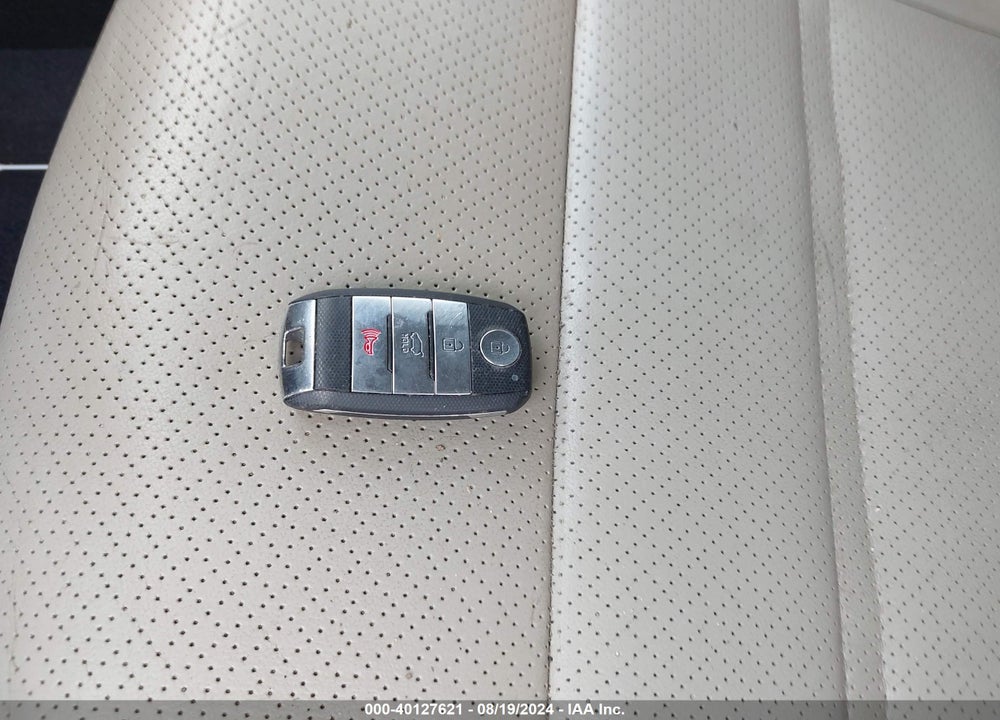 2019 KIA SORENTO 3.3L EX VIN: 5XYPHDA5XKG499900