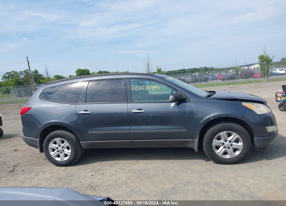 2011 CHEVROLET TRAVERSE LS VIN: 1GNKREED2BJ322862