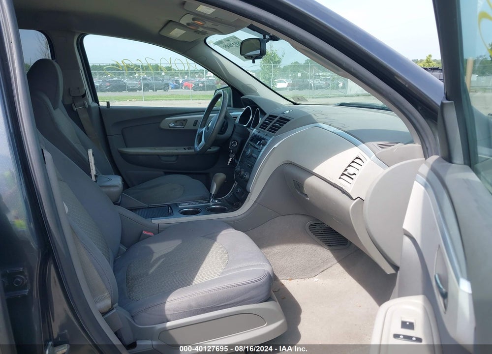 2011 CHEVROLET TRAVERSE LS VIN: 1GNKREED2BJ322862