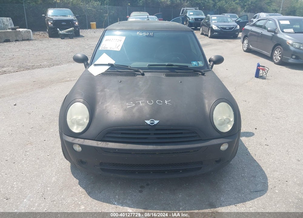 2006 MINI COOPER VIN: WMWRC33576TK65011