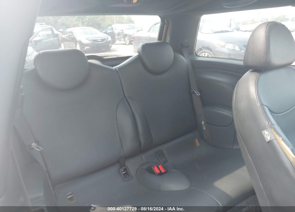 2006 MINI COOPER VIN: WMWRC33576TK65011