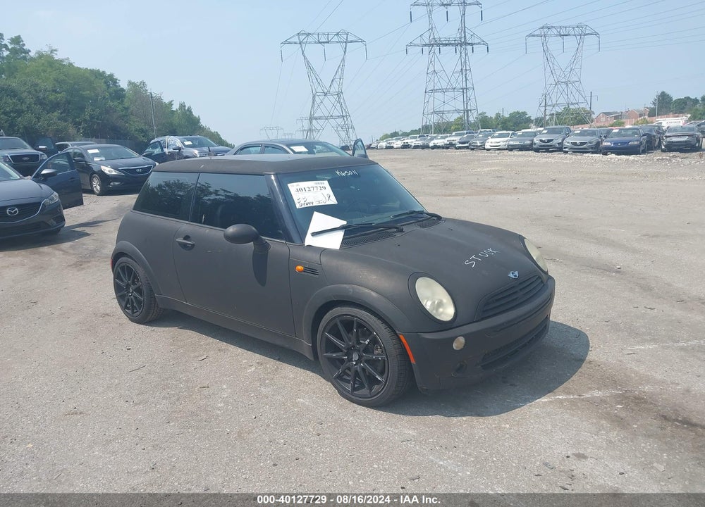 2006 MINI COOPER VIN: WMWRC33576TK65011